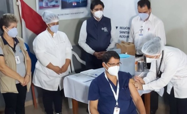 Finalmente 300 personales de salud fueron inmunizados en Alto Paraná