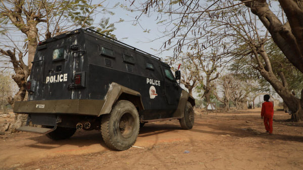Más de 300 niñas son secuestradas tras el ataque armado en un colegio de Nigeria | Ñanduti
