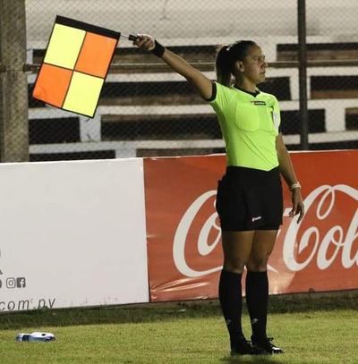 Nancy Fernández se convertirá en la primera mujer en formar parte de un equipo arbitral en un clásico - Megacadena — Últimas Noticias de Paraguay