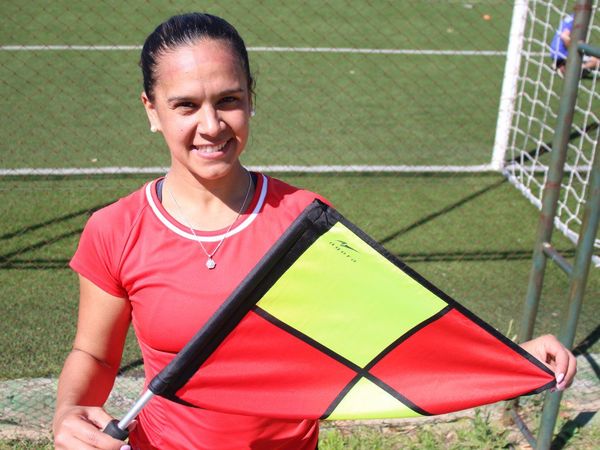 Nancy Fernández, la primera mujer en integrar un equipo arbitral del clásico