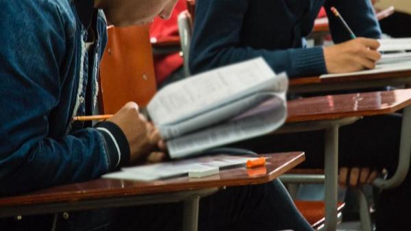 Alertan que pululan carreras de facultades de garage que emiten títulos falsos - ADN Digital