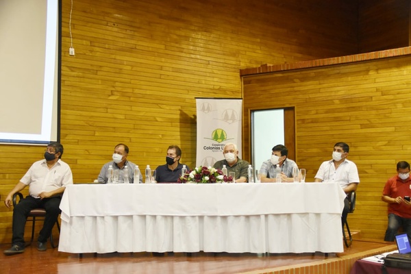 IMPORTANTE ACUERDO ENTRE LA GOBERNACIÓN DE ITAPÚA Y LA COOP. COLONIAS UNIDAS