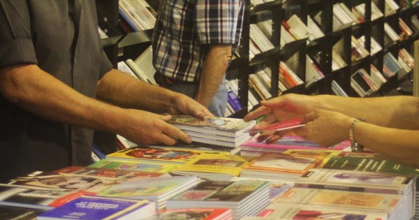 La Nación / Turismo e intercambio cultural en debate en Feria del Libro