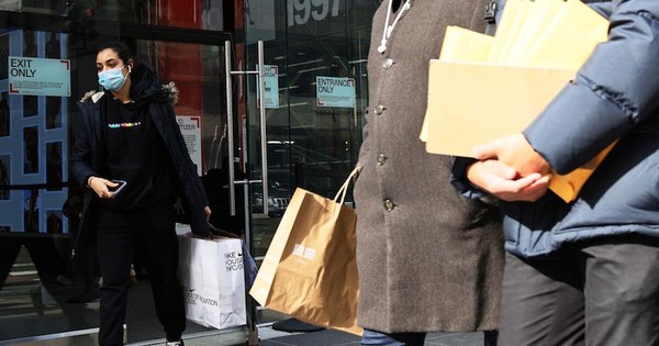 La Nación / El desempleo en Chile se ubica en un 10,2%