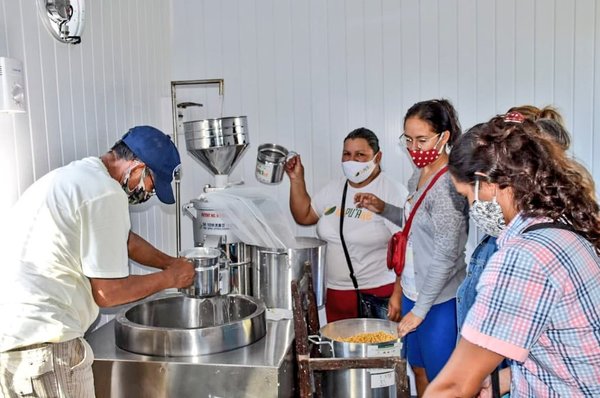 Habilitan centro de capacitación y producción para oleros de Areguá | Ñanduti