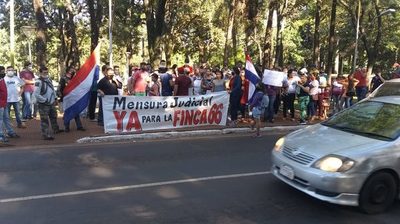 Moradores de cuatro barrios piden agilizar adjudicación para mensura de la Finca 66 – Diario TNPRESS