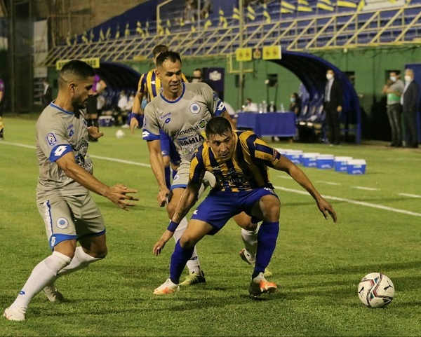 Sportivo Luqueño se impone ante el 12 de Octubre por la mínima diferencia