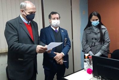 Presentan acusación y piden juicio oral para Mario Ferreiro y otras seis personas - Nacionales - ABC Color