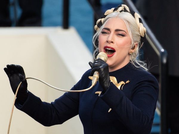Lady Gaga recupera sanos y salvos los dos perros que le robaron