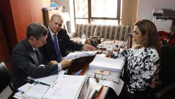 Fiscalía acusa a Mario Ferreiro por caja paralela en la comuna de Asunción