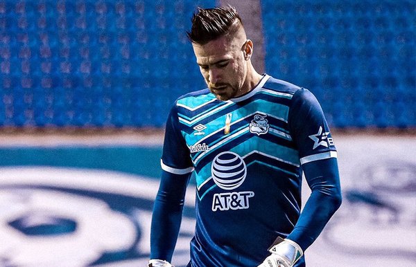 Antony Silva derrotó al Necaxa pero salió lesionado en la victoria