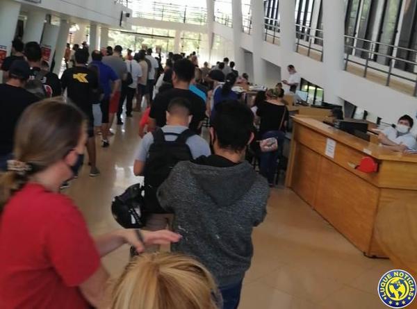 Aglomeración en Municipalidad de Luque •