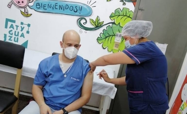 Diario HOY | Culmina vacunación contra el COVID-19 al personal de primera línea de Itapúa y Misiones
