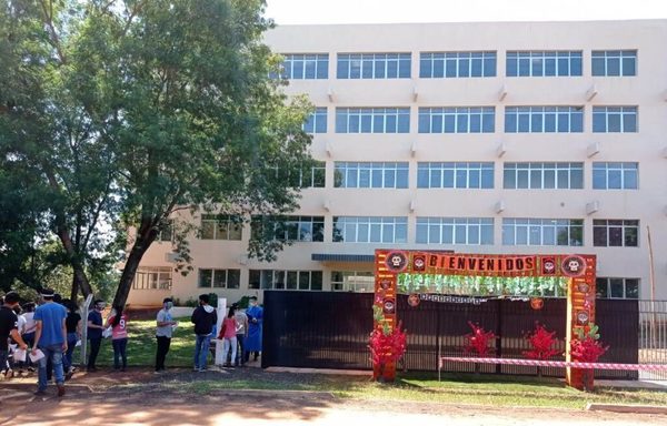 ¡Los nuevos bichos! Ingresan 190 nuevos estudiantes a Medicina UNA | Ñanduti