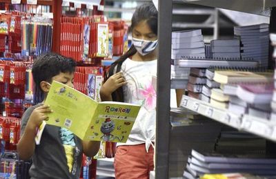 Poca cantidad de padres en librerías - Nacionales - ABC Color