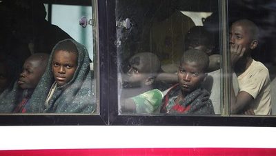 Liberan a niños secuestrados en escuela de Nigeria