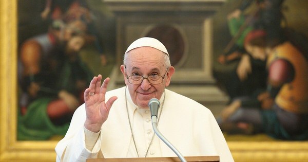 La Nación / El papa Francisco dice que morirá en Roma y que no volverá a Argentina: “no la extraño”