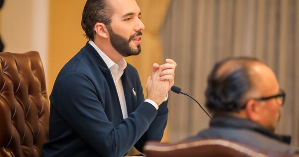 La Nación / Salvadoreños votan para renovar el Congreso con partido de Bukele como favorito