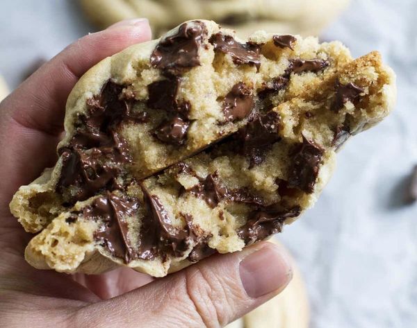 Esta receta de cookies vegana es muy útil para tus noches de series