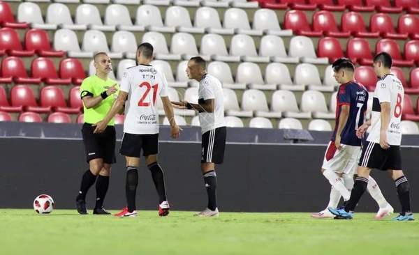 Diario HOY | ¿Cómo le fue a Olimpia y Cerro bajo el arbitraje de Eber Aquino?
