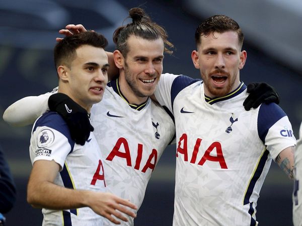 Bale sonríe con el Tottenham