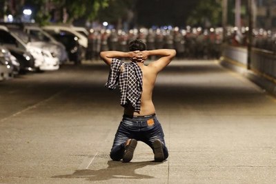 La represión en Birmania deja al menos 18 muertos en un fin de semana de protestas sangriento | El Independiente