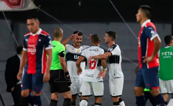 Diario HOY | Olimpia se lleva el clásico y sube a la punta del Apertura