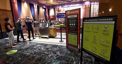La Nación / Cines de Nueva York reabrirán tras un año de cierre