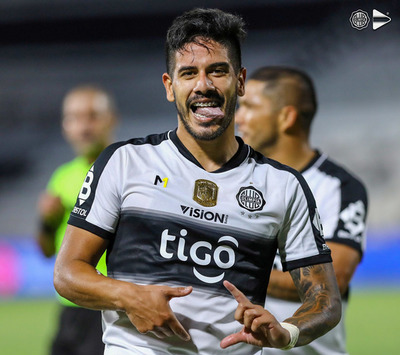 El Decano se adueña del clásico y la punta