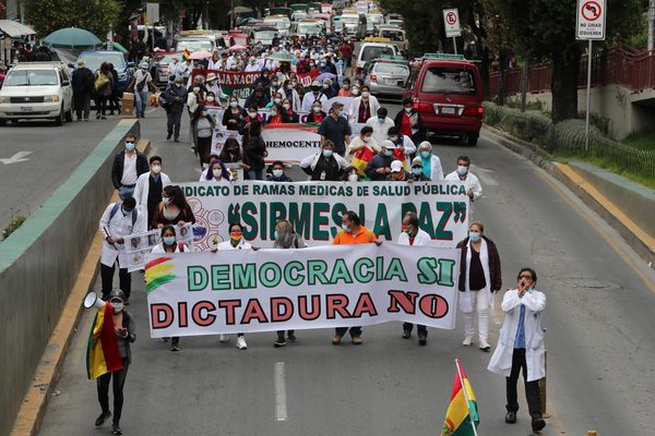 El sector de la salud boliviano extiende el paro y convoca una marcha contra una polémica ley - MarketData
