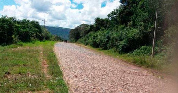 La Nación / Mujer fallece tras caer de camión en movimiento