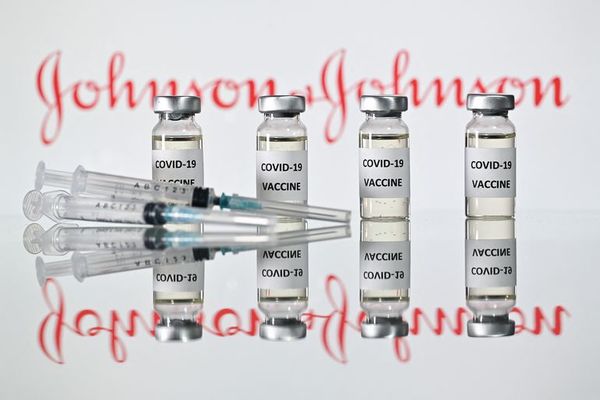 EEUU distribuirá 4 millones de vacunas anticovid de J&J para el martes - Mundo - ABC Color