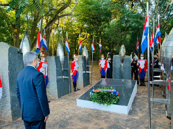 Presidente participó de la ceremonia por el Día de los Héroes en Cerro Corá | .::Agencia IP::.