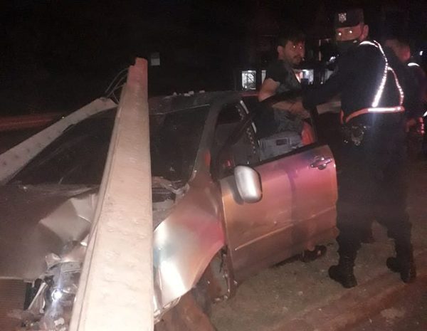 Borracho al volante destruye columna de Ande pero sale ileso tras violento choque – Diario TNPRESS