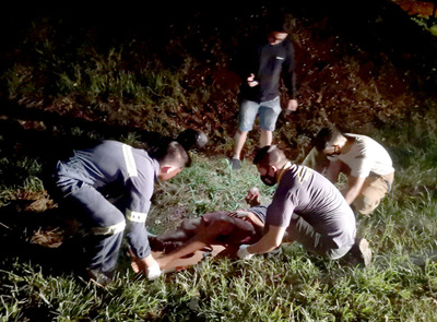 Choque frontal entre dos motos deja a un joven prácticamente mutilado