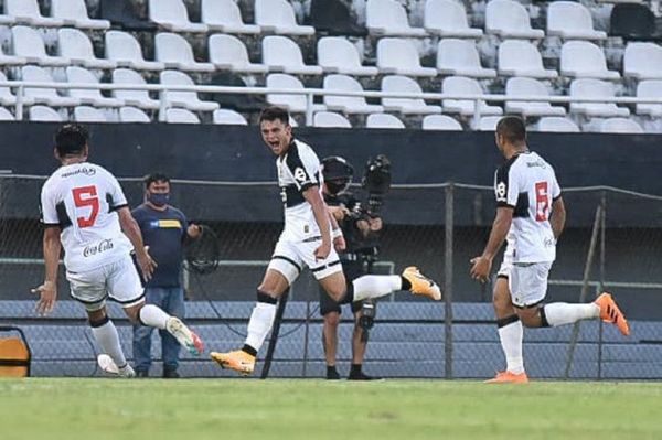 Olimpia castigó la ineficacia de Cerro y se quedó con el clásico