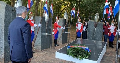 La Nación / Abdo rinde homenaje en Cerro Corá