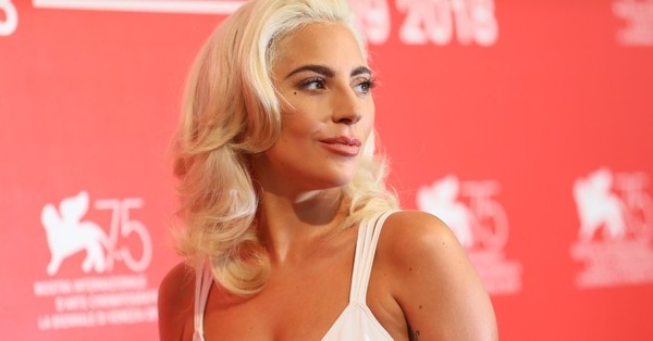 Lady Gaga recuperó a sus perros robados y pagará medio millón de dólares a la mujer que los entregó - SNT