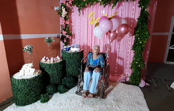 En San Pedro, una mujer cumplió 102 años y lo celebró pese a la pandemia