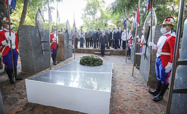 Presidente participó de la ceremonia por el Día de los Héroes en Cerro Corá