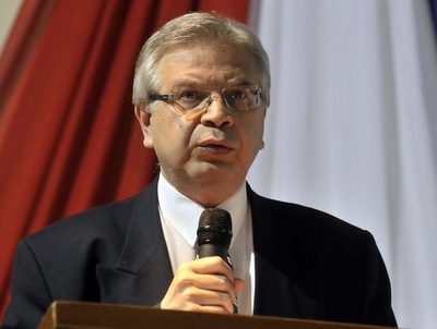 Tardía adquisición de vacunas: "es un problema de patriotismo" · Radio Monumental 1080 AM