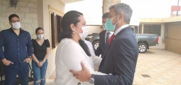 Mario Abdo visitó a la familia Acevedo