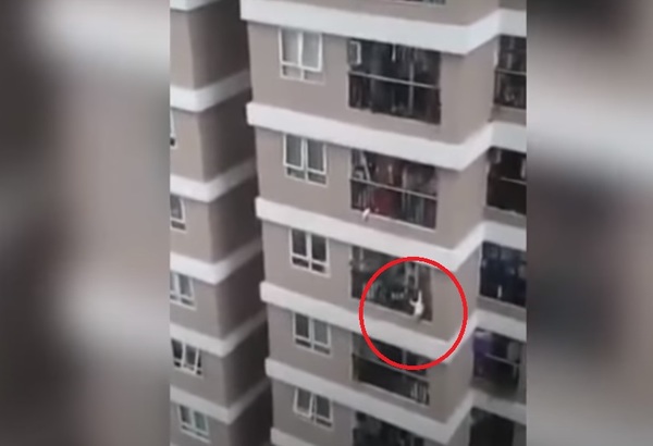 Video: Hombre salva a una niña que cayó desde el piso 12 en Vietnam » San Lorenzo PY