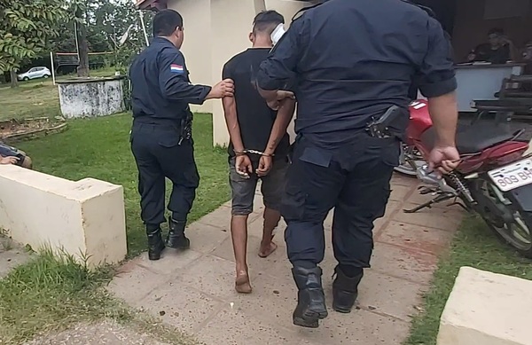 Tras persecución logran aprehensión de presunto autor de robo de motocicleta – Prensa 5