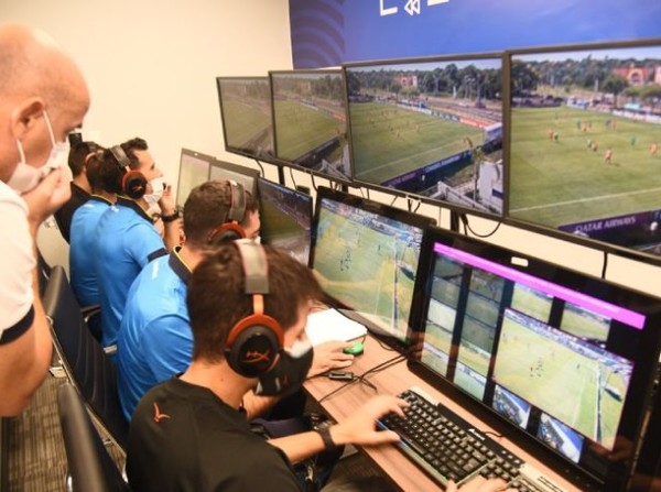 Árbitros de APF reciben certificación VAR - CONMEBOL - APF