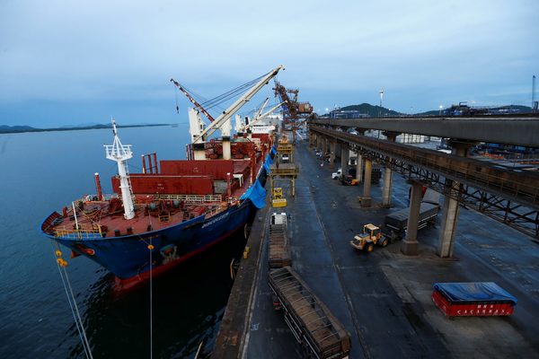 Brasil registra en febrero superávit comercial de 1.152 millones de dólares - MarketData