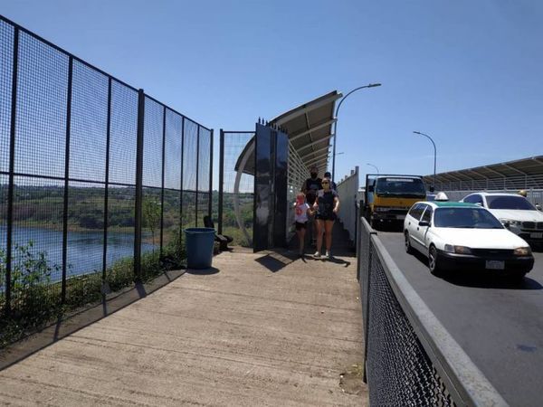 Taxistas confirman que desde el mediodía exigen pruebas de COVID en Foz