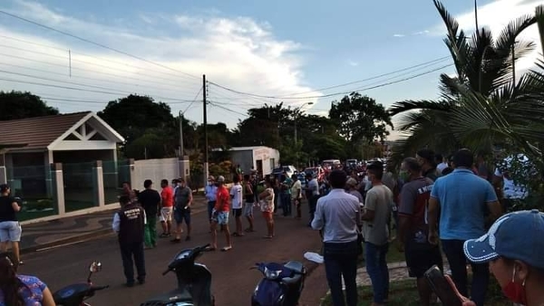 Diario HOY | Escrachan a estanciera brasileña que prohíbe a sus empleados a hablar en guaraní
