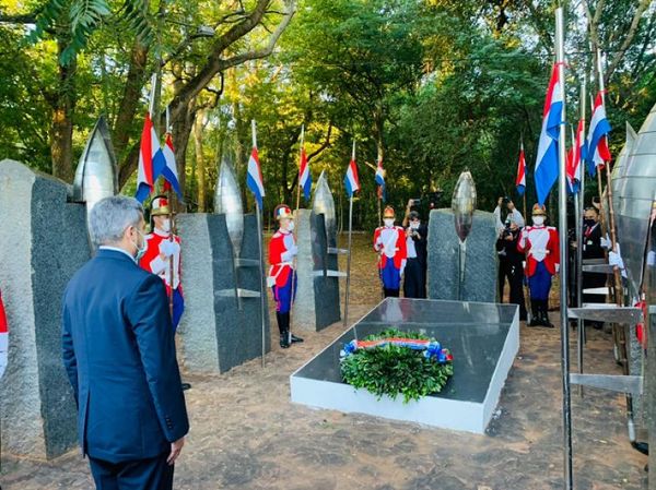 Presidente participó de la ceremonia por el Día de los Héroes en Cerro Corá