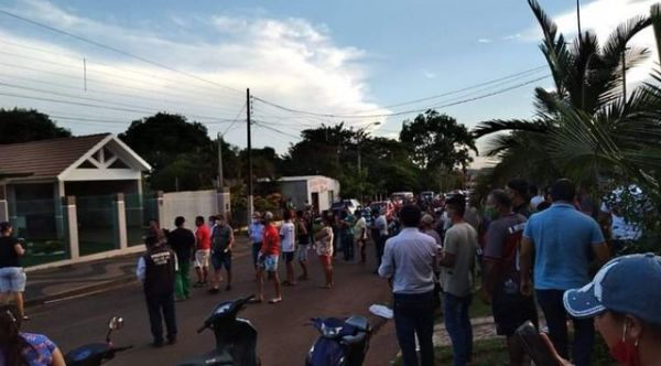 Escrachan a estanciera brasileña que prohíbe a sus empleados a hablar en guaraní